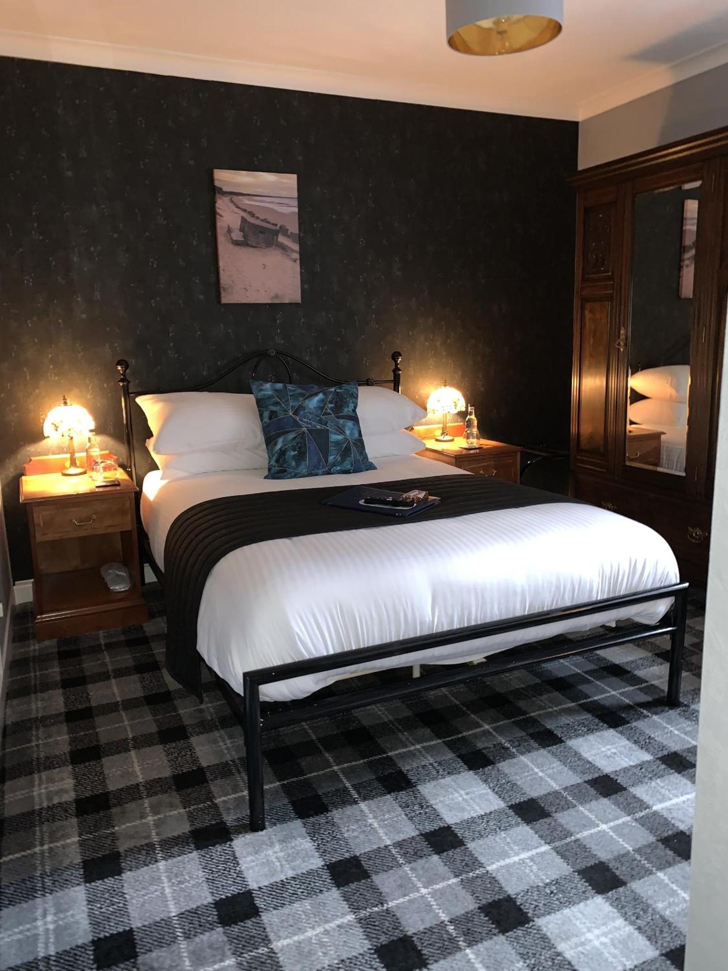 The Old Mill Inn Forres Zimmer foto